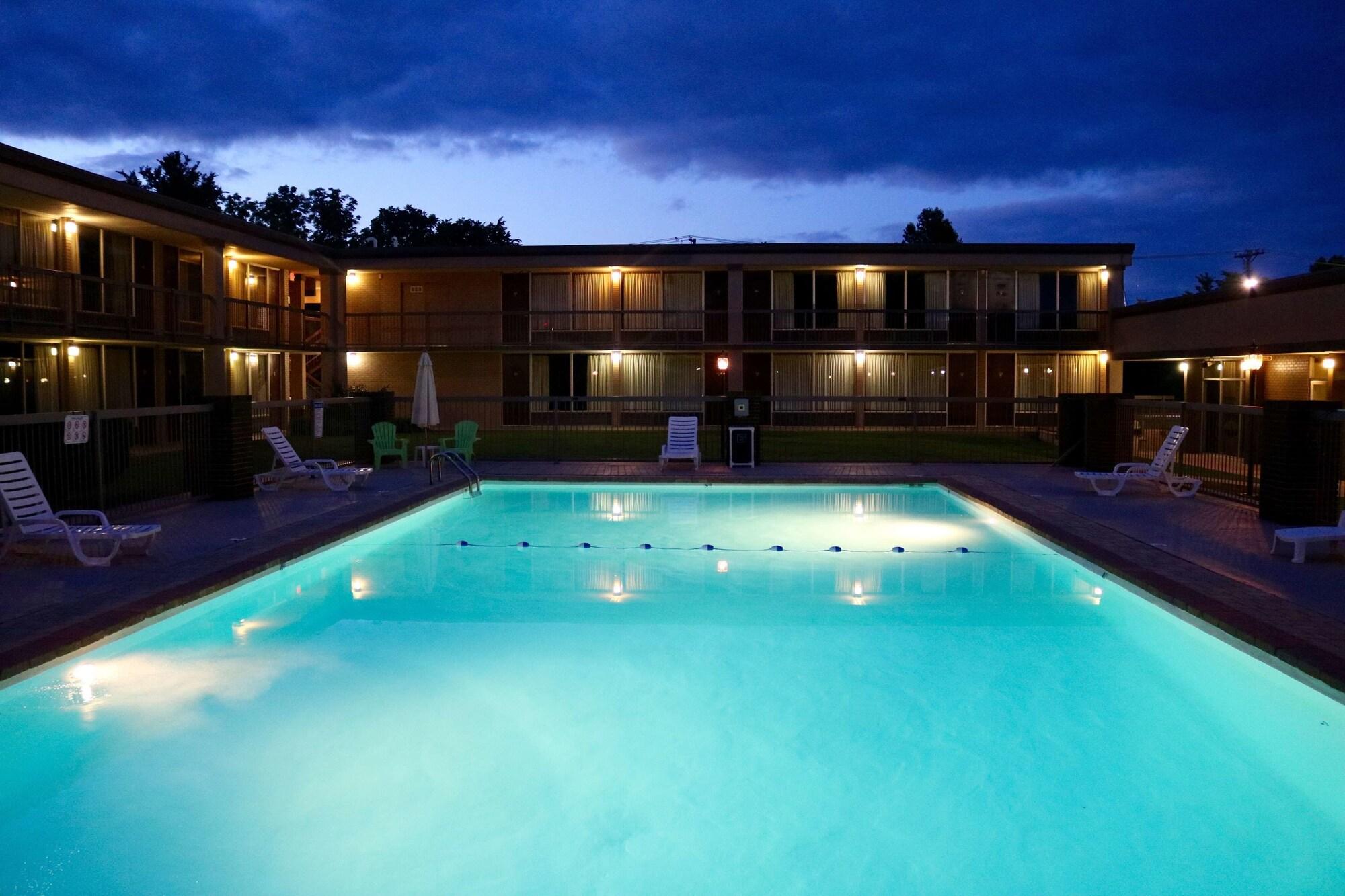 River Rock Hotel Mountain Home Extérieur photo